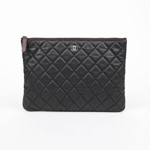 Caviar Classic New Medium Clutch